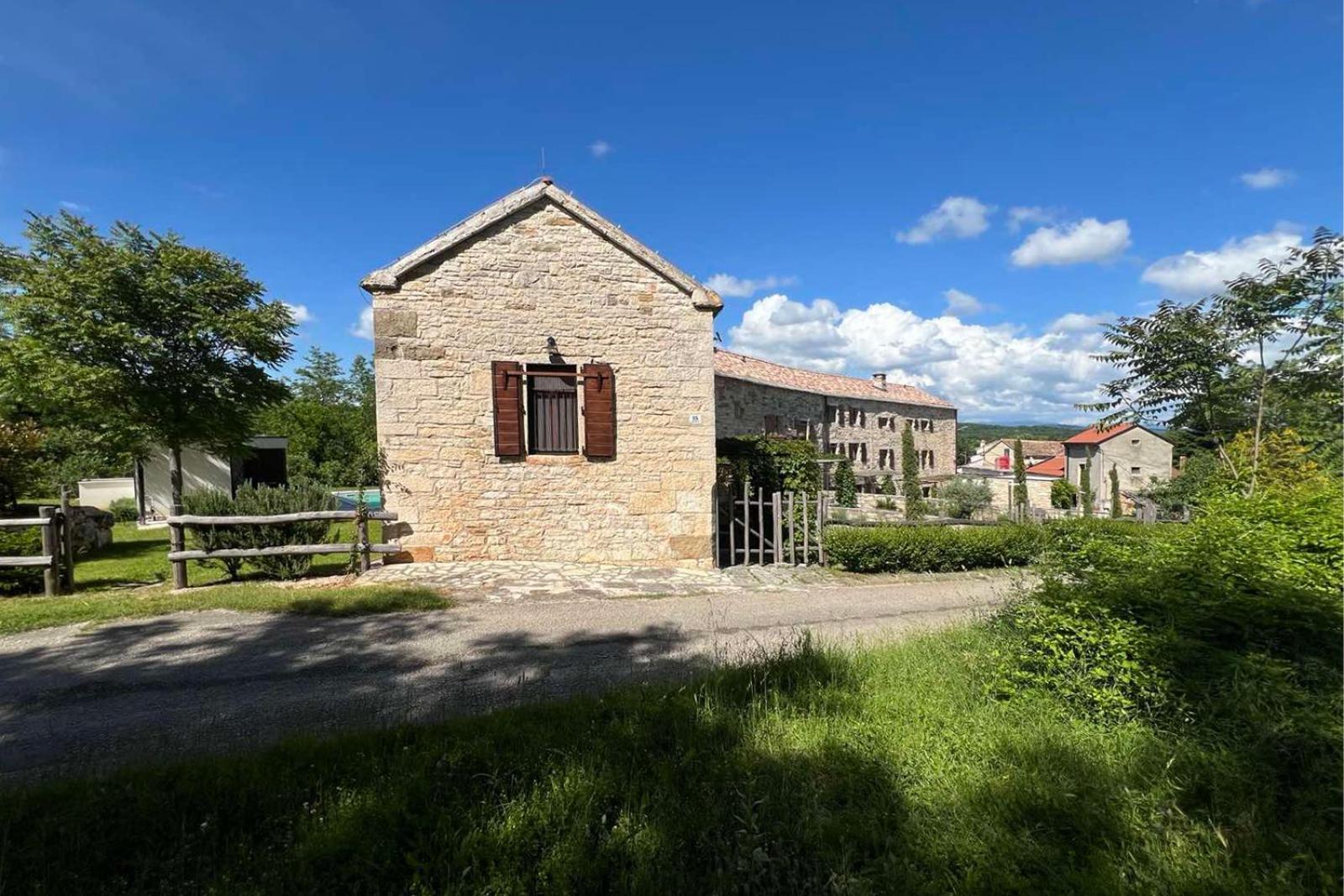Villas Martincici With Large Pool グロジュニャン エクステリア 写真